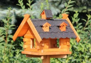 Kleines Vogelhaus, Vogelhäuschen aus Holz
