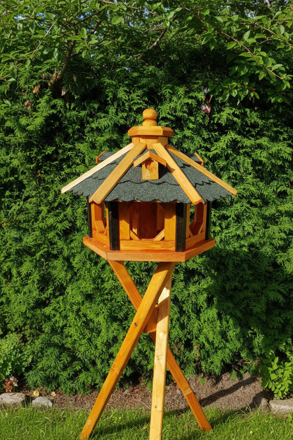 6-eckiges Holzvogelhaus mit Ständer – wetterfestes Vogelhaus für Garten & Terrasse, behandelt (Typ 9)