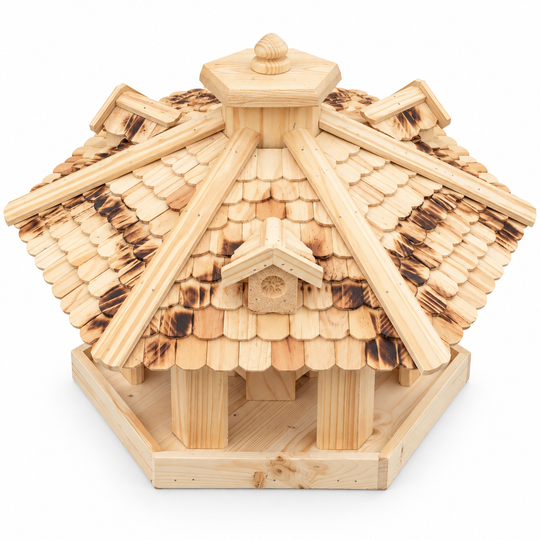 Vogelhaus 32 Natur – naturfarbenes Holzschindeldach im Detail
