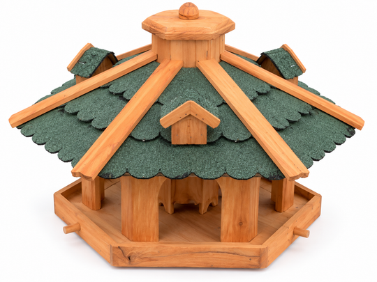 Sechseckiges Vogelfutterhaus mit grünem Bitumendach – Bitumenschindeldach und Ziergauben im Detail